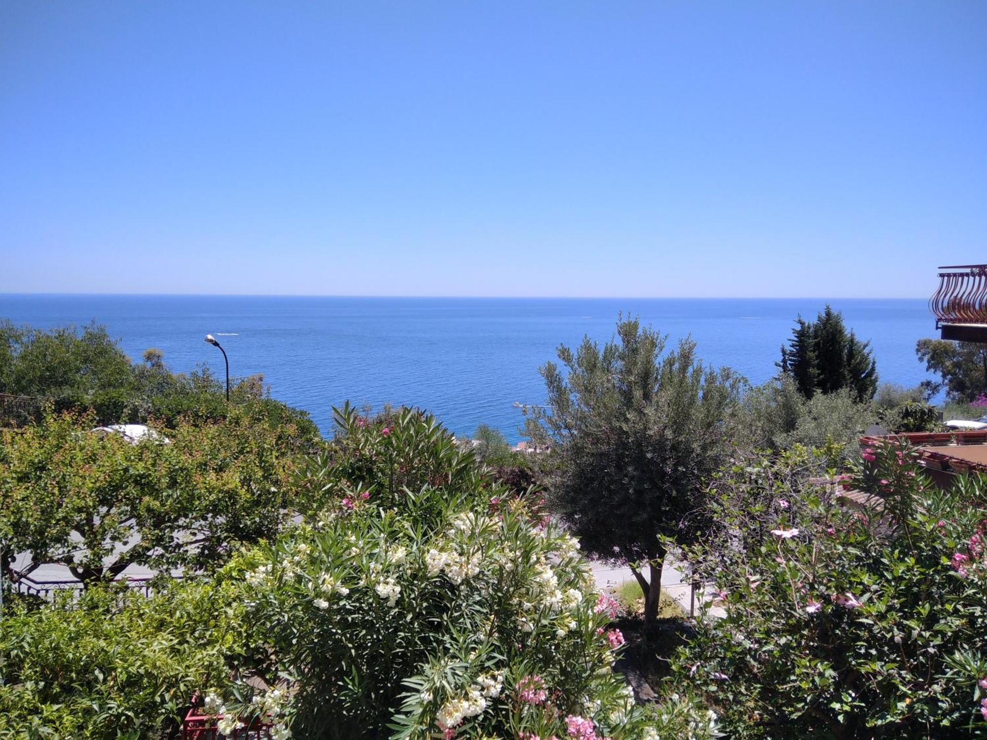 Appartamento Poggio del Sole Letojanni Esterno foto